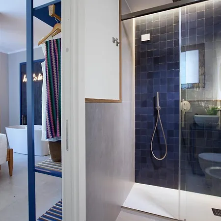 Apartment In Sorrento Near Piazza Tasso דירה סורנטו